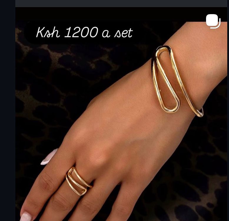 Bracelets/Necklaces