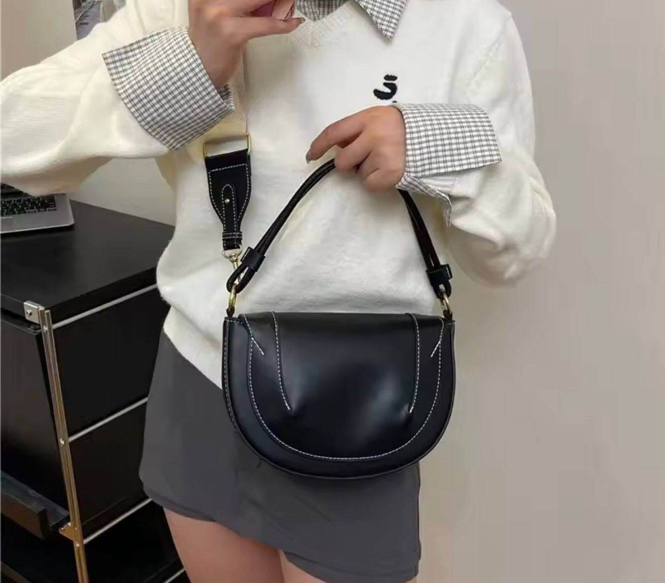sling bags Handbags - Image 3
