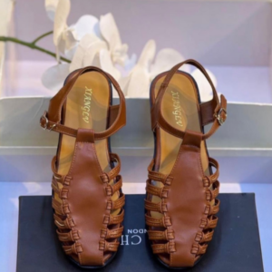 Flat shoes