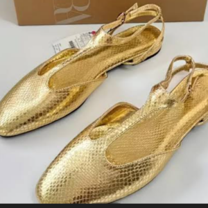 Flat shoes