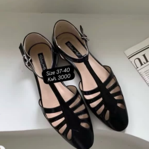 Doll shoe