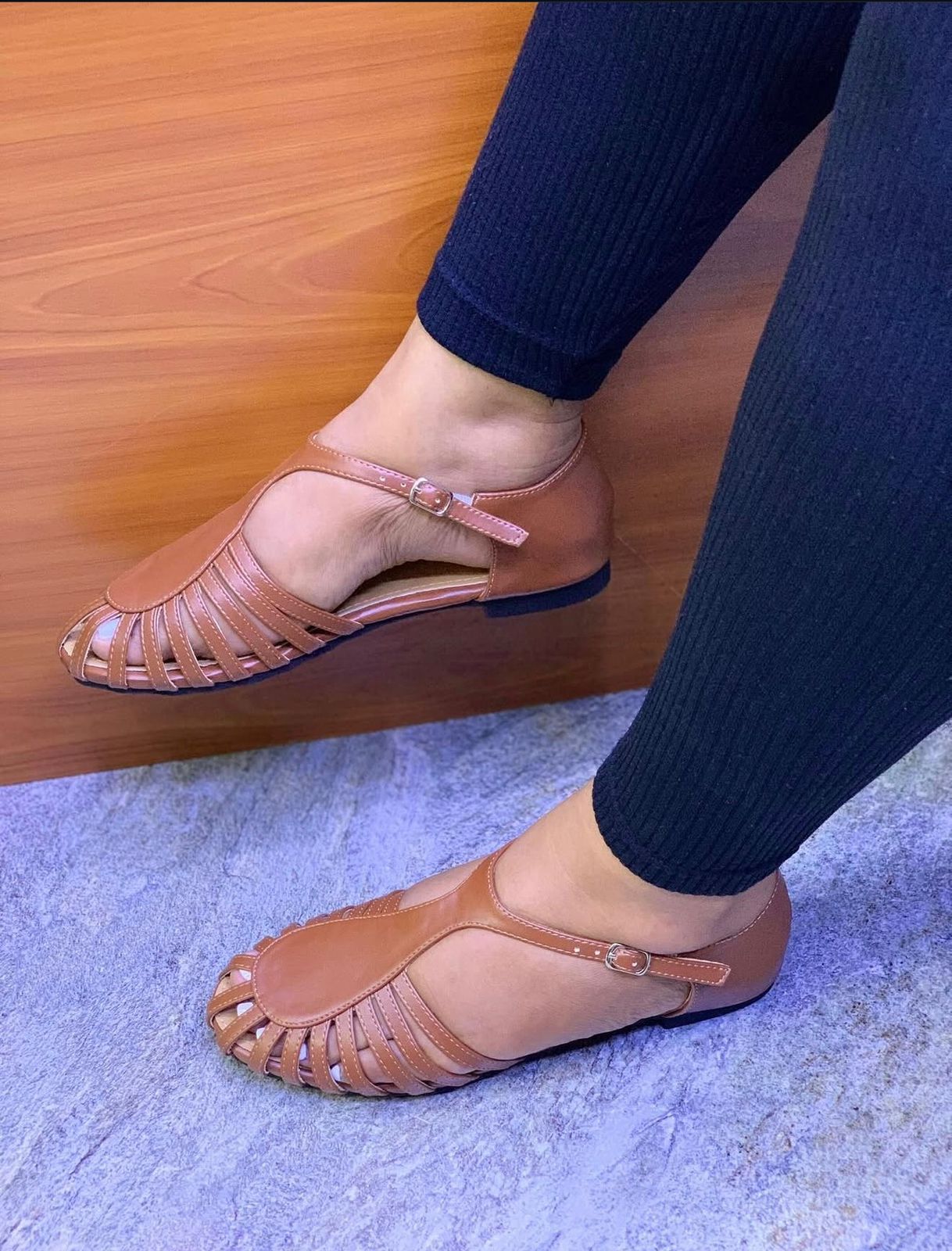 Flat shoes